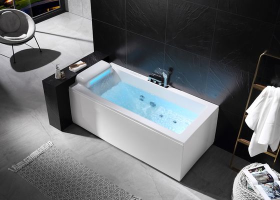 Une baignoire moderne de 1700 mm E-8001 avec contrôleur tactile