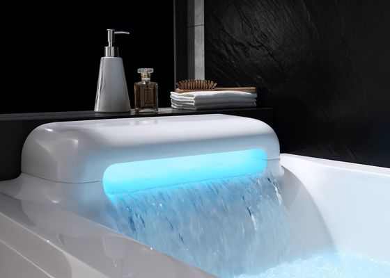 Une baignoire moderne de 1700 mm E-8001 avec contrôleur tactile