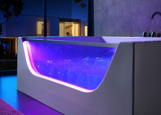 Une baignoire en verre LED avec fonction de massage pour 2 personnes