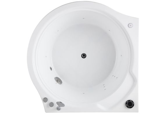 Une baignoire acrylique avec cascade circulaire